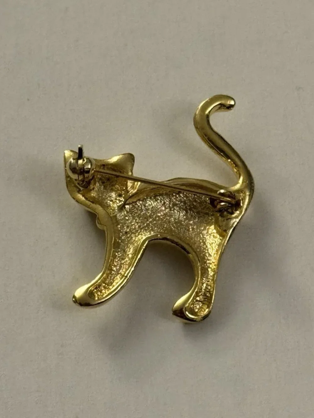 Vintage Gold Tone Cat Curled Tail Brooch Pin J14